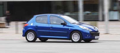 Peugeot 206 Plus (2009) - picture 12 of 21