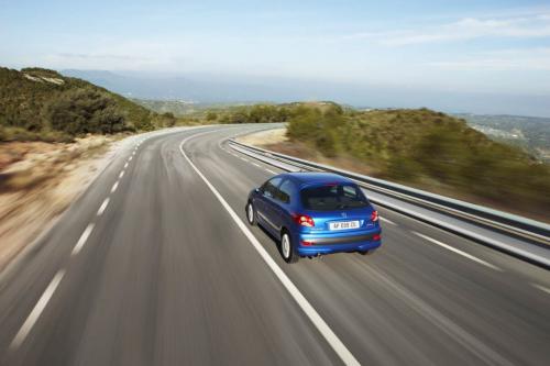 Peugeot 206 Plus (2009) - picture 9 of 21
