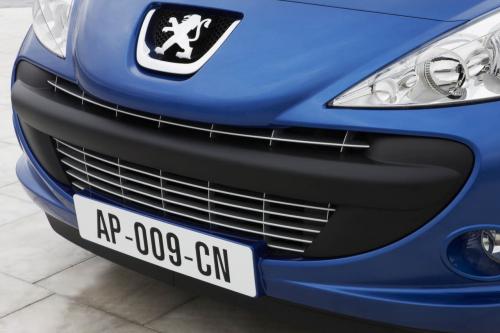 Peugeot 206 Plus (2009) - picture 17 of 21