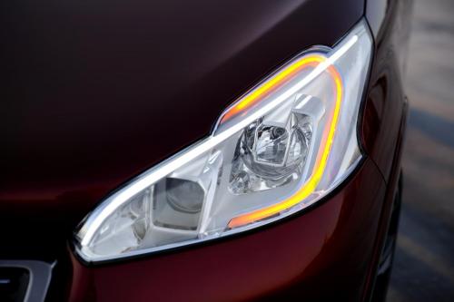 Peugeot 208 GTi Concept (2012) - picture 8 of 16
