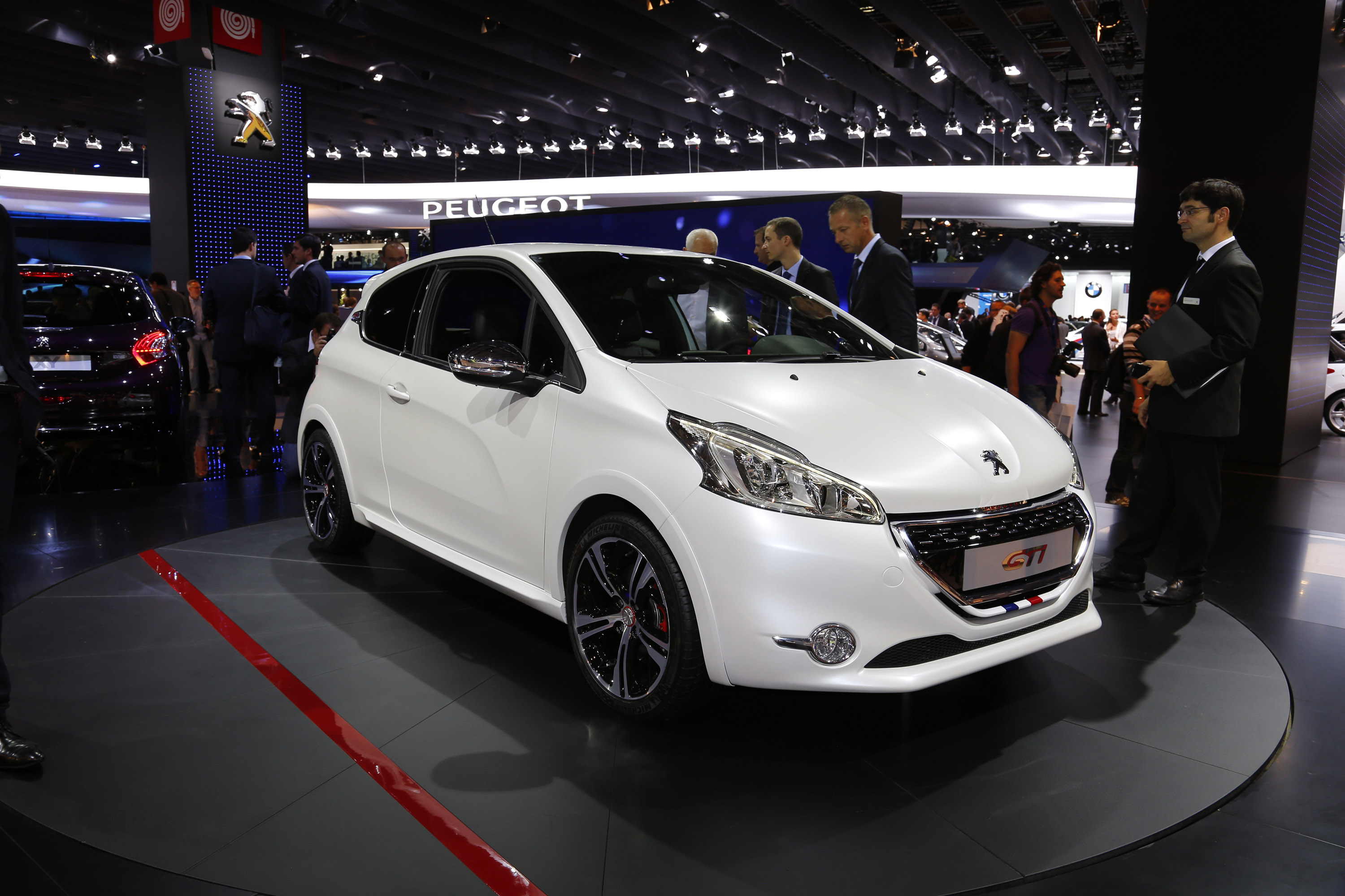 Peugeot 208 GTI  Paris