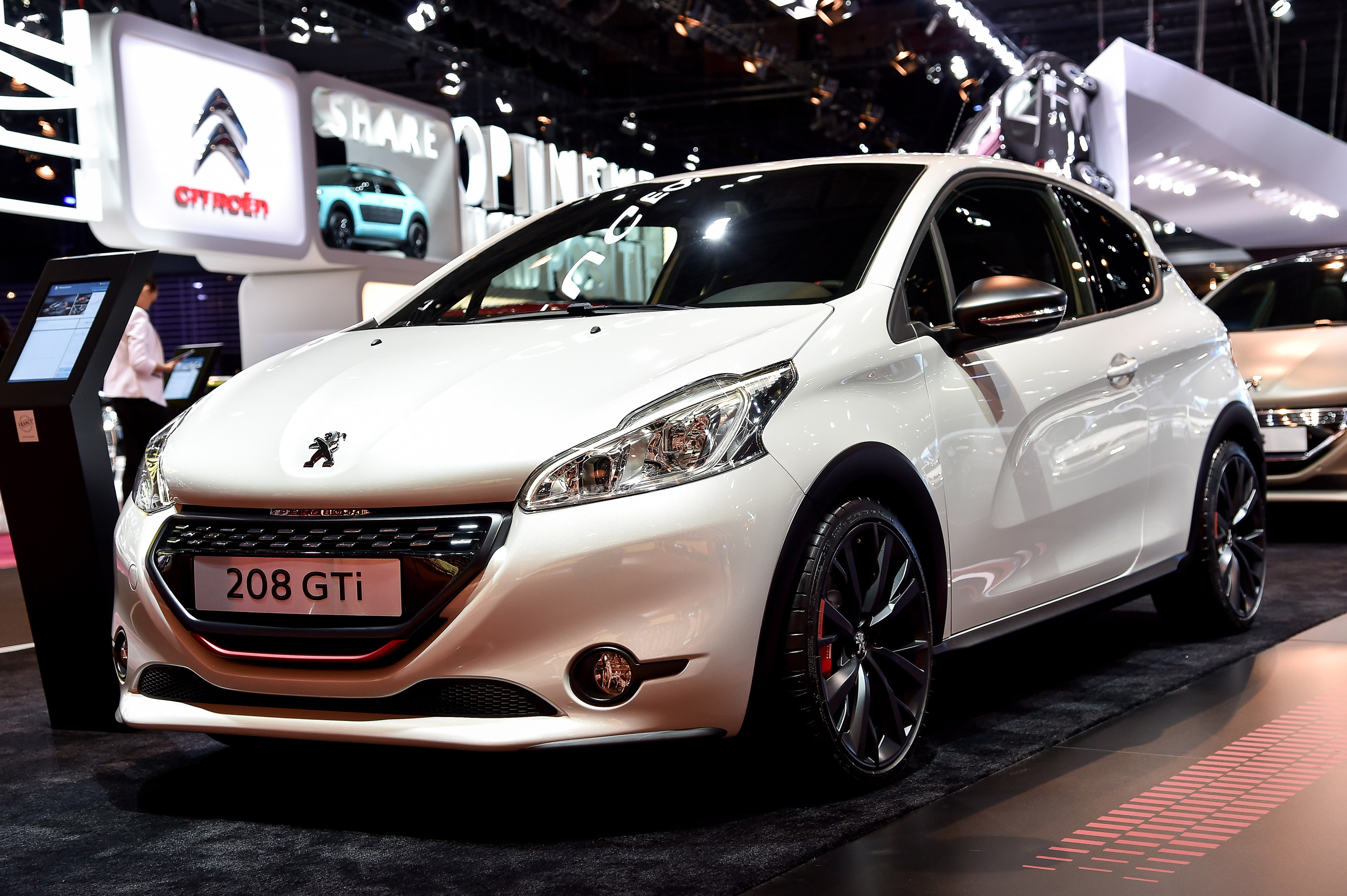 Peugeot 208 GTI Paris