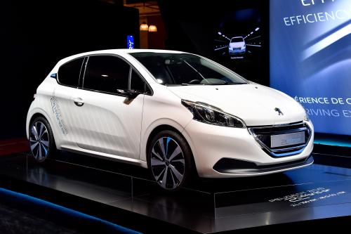 Peugeot 208 Hybrid Air Paris (2014) - picture 1 of 2