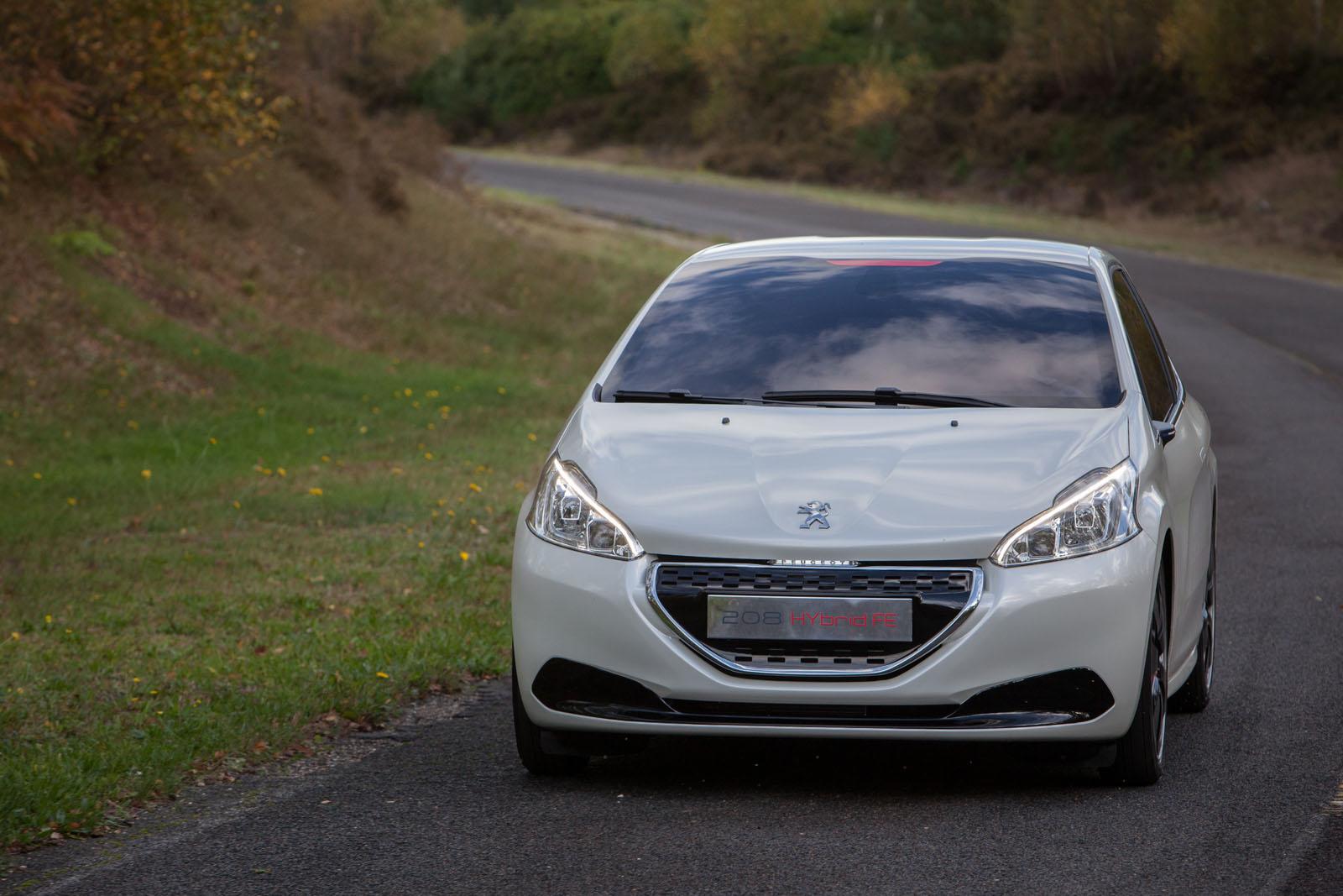 Peugeot 208 HYbrid FE Concept