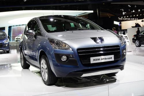 Peugeot 3008 Hybrid Paris (2010) - picture 1 of 2