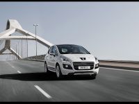 Peugeot 3008 HYbrid4 Limited Edition (2011) - picture 6 of 8