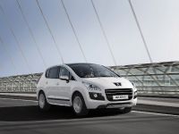 Peugeot 3008 HYbrid4 Limited Edition (2011) - picture 5 of 8