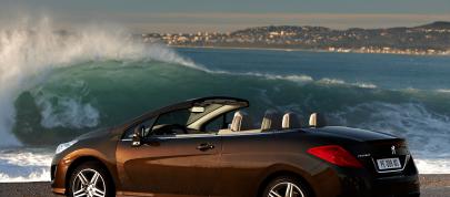 Peugeot 308 CC (2009) - picture 4 of 26