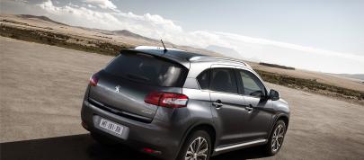 Peugeot 4008 4x4 (2012) - picture 12 of 24