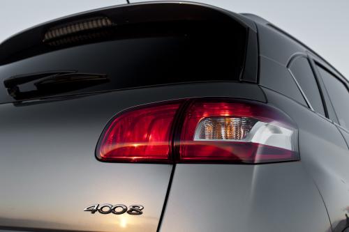 Peugeot 4008 4x4 (2012) - picture 16 of 24