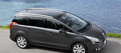 Peugeot 5008 (2010) - picture 7 of 12