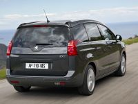 Peugeot 5008 (2010) - picture 2 of 12