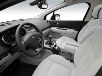 Peugeot 5008 (2010) - picture 3 of 12