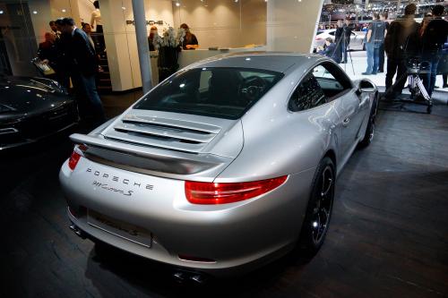 Porsche 911 Carrera S Geneva (2012) - picture 1 of 3