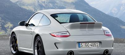Porsche 911 Sport Classic (2010) - picture 4 of 5