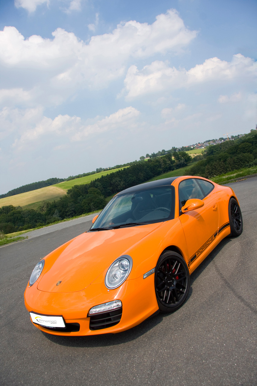 Porsche 997 Carrera S with Emotion Wheels Concave