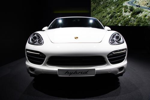 Porsche Cayenne Geneva (2010) - picture 1 of 3