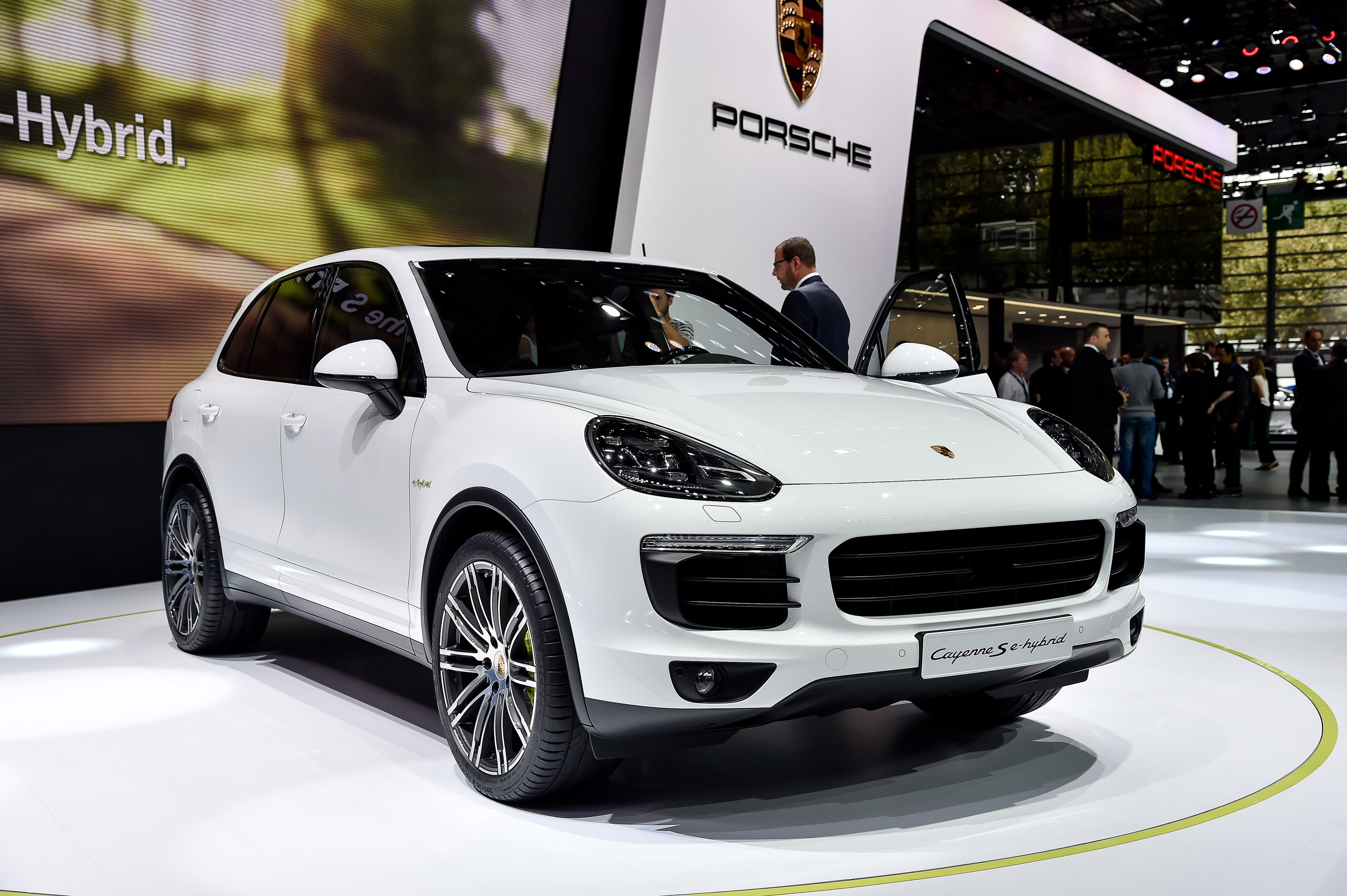 Porsche Cayenne S e-Hybrid Paris