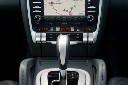 Porsche Cayenne (2010) - picture 8 of 14