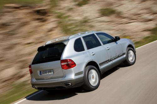 Porsche Cayenne (2010) - picture 9 of 14