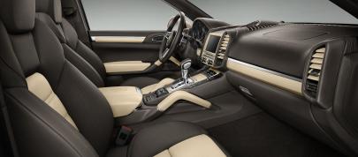 Porsche Exclusive Cayenne S in Palladium Metallic (2014) - picture 4 of 6