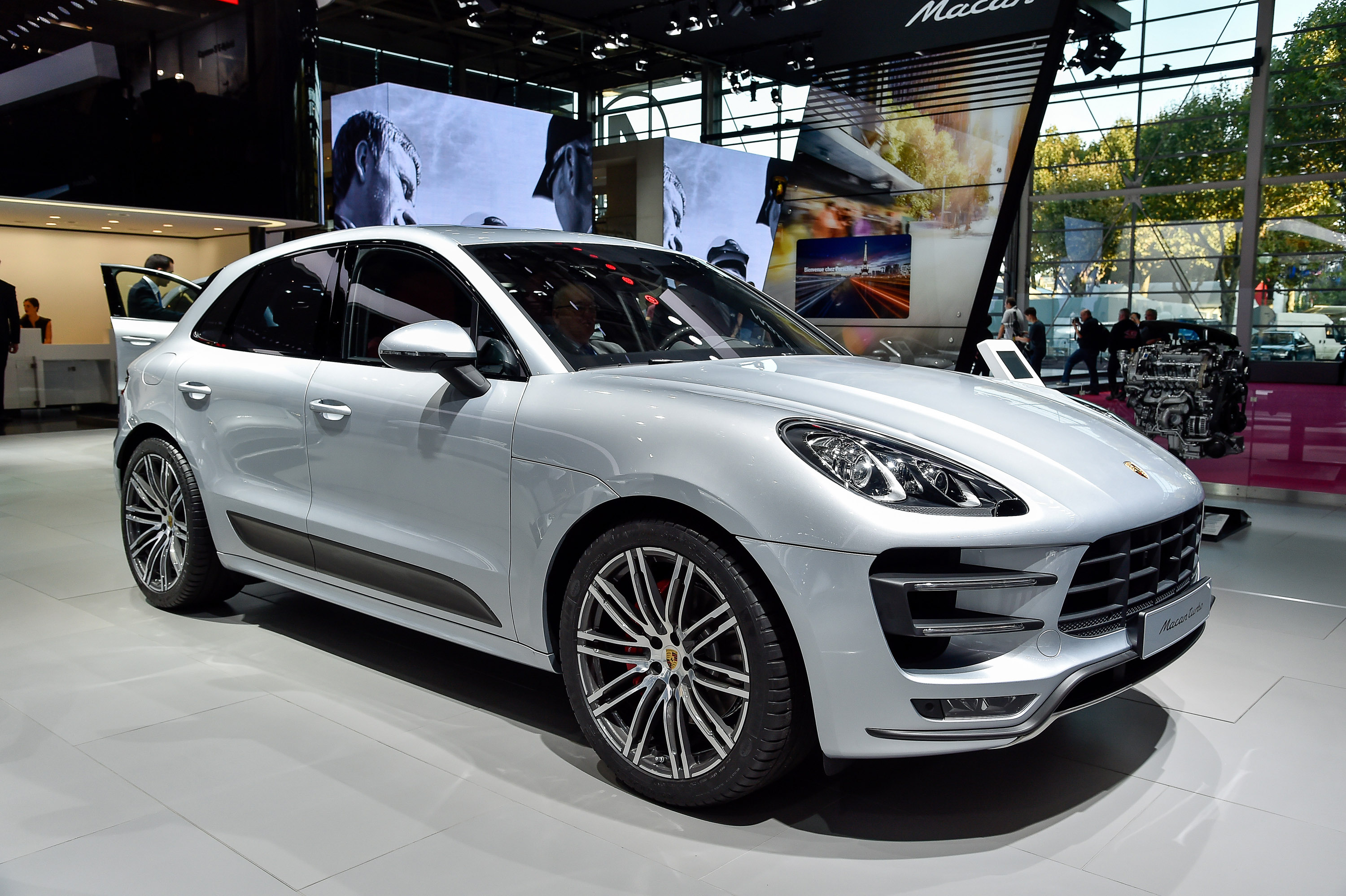 Porsche Macan Turbo Paris