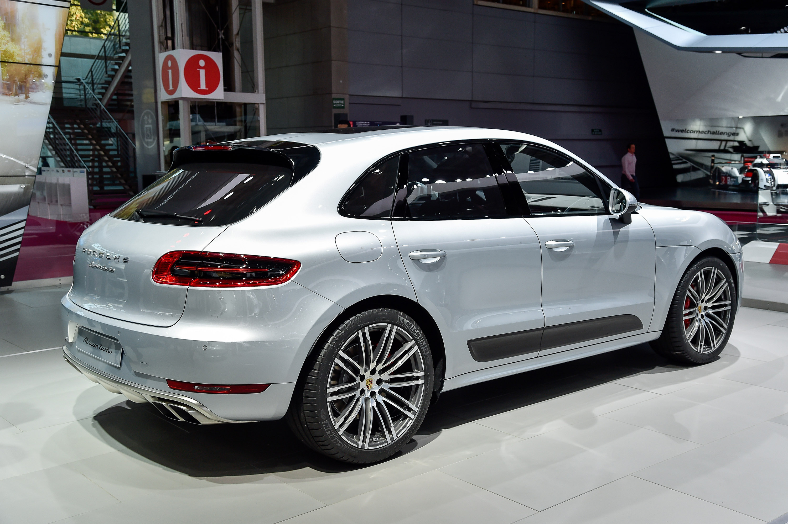 Porsche Macan Turbo Paris