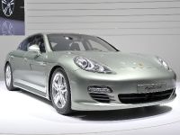 Porsche Panamera S Hybrid Geneva (2011) - picture 1 of 5