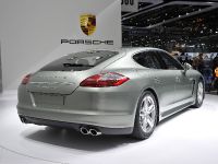 Porsche Panamera S Hybrid Geneva (2011) - picture 3 of 5