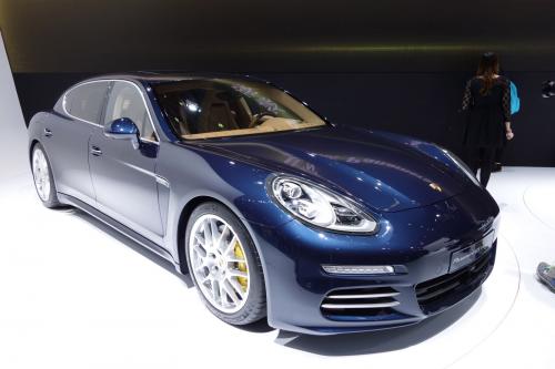 Porsche Panamera Shanghai (2013) - picture 1 of 3