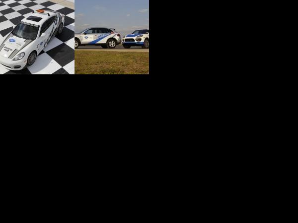 Porsche Panamera Turbo Safety Car (2011) - picture 1 of 2