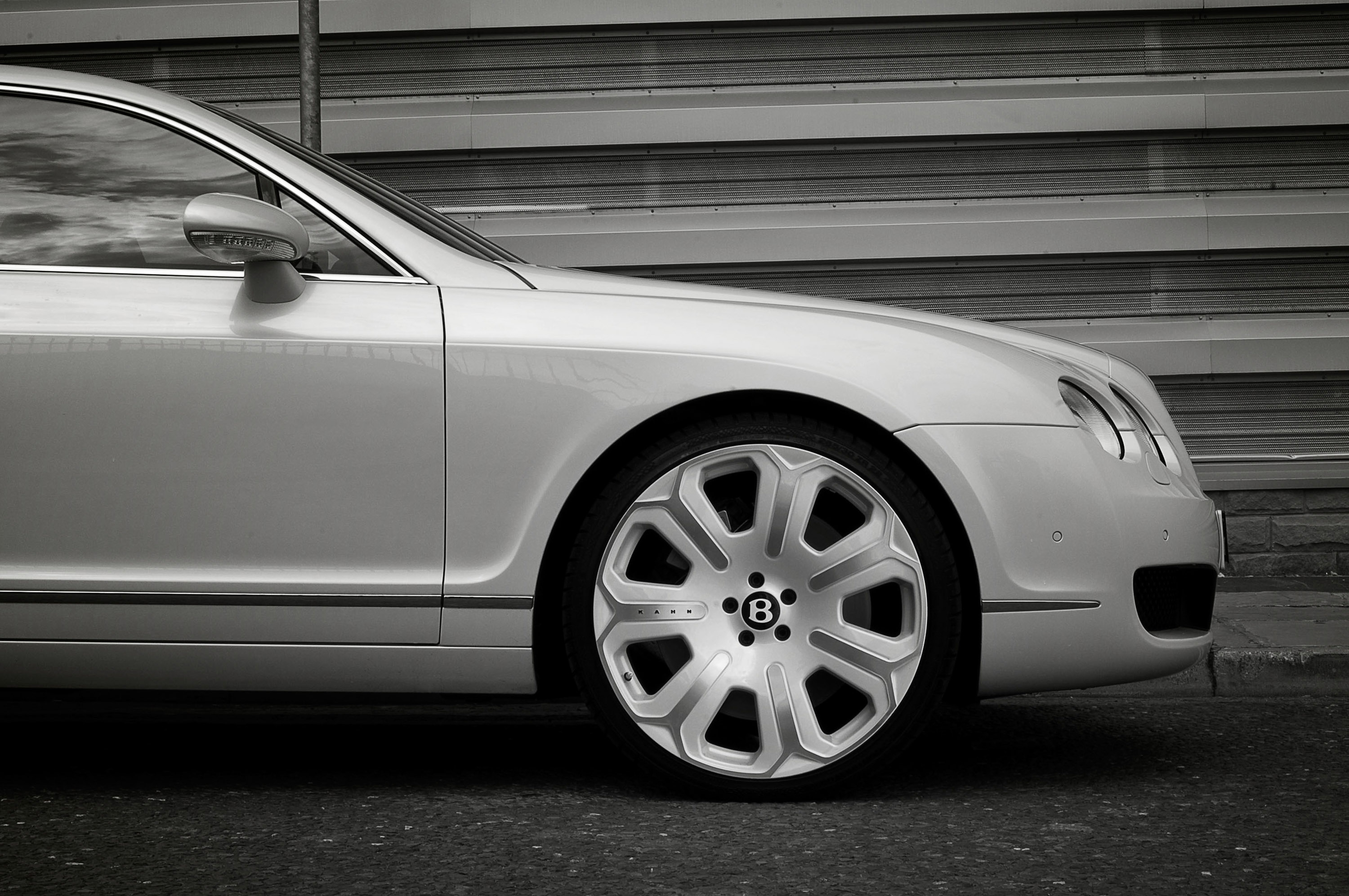 Project Kahn Pearl White Bentley Flying Spur