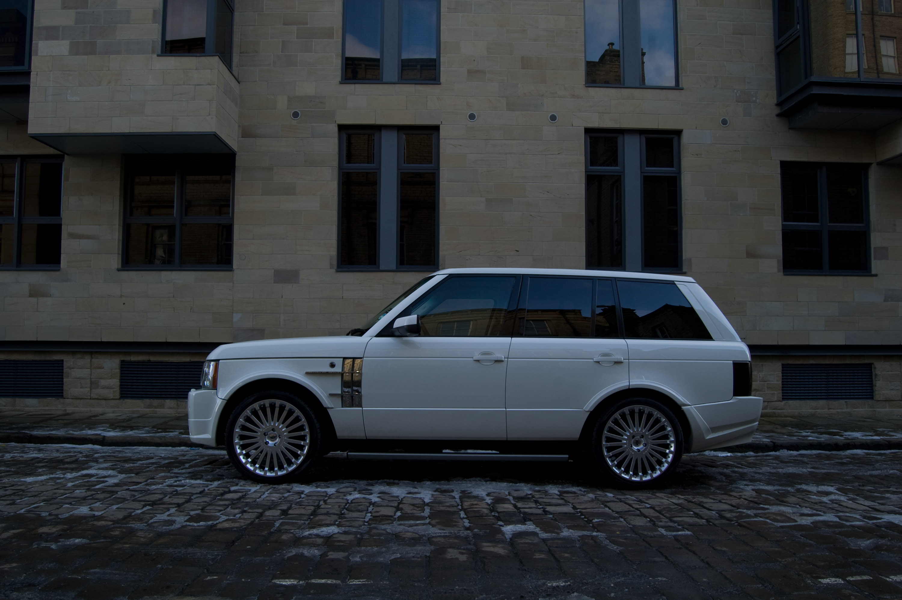 Project Kahn Range Rover Vogue