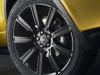 Range Rover Evoque Sicilian Yellow Limited Edition (2013) - picture 11 of 14