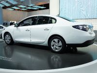 Renault Fluence Z.E Paris (2010) - picture 2 of 2