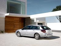 Renault Laguna GT (2008) - picture 4 of 40