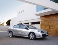 Renault Laguna GT (2008) - picture 30 of 40