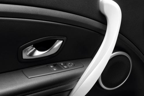 Renault Megane Coupe Monaco GP (2011) - picture 17 of 17