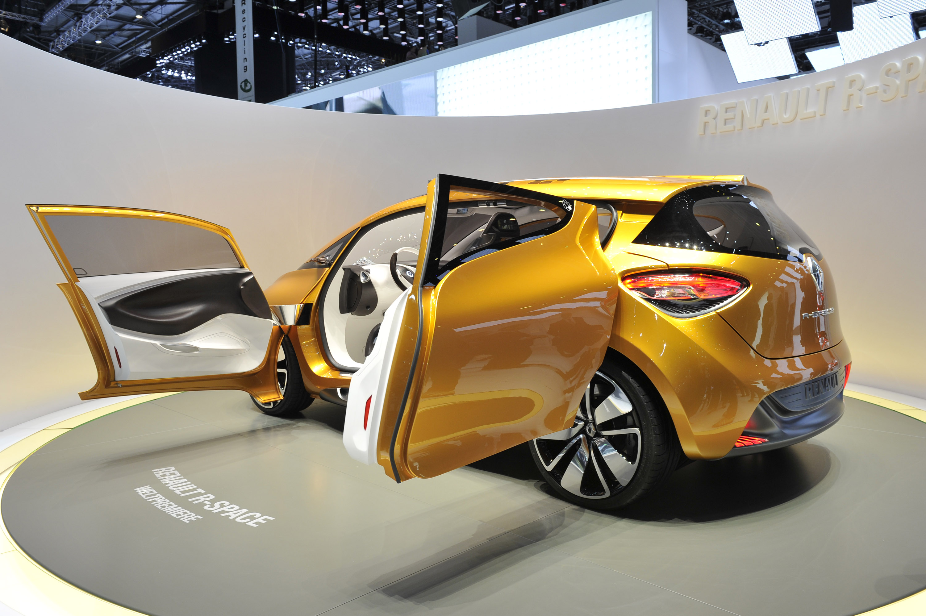 Renault R-Space Geneva