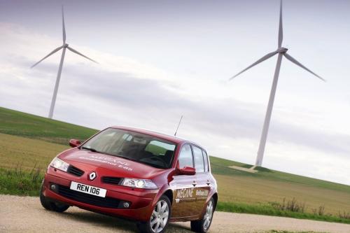 Renault Scoops Environment Award (2008) - picture 1 of 2