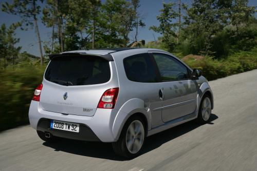 Renault Twingo RS (2009) - picture 25 of 39