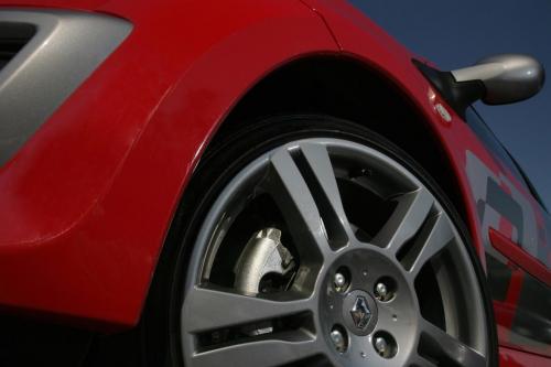 Renault Twingo RS (2009) - picture 33 of 39