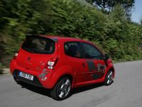 Renault Twingo RS (2009) - picture 27 of 39