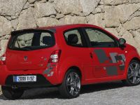 Renault Twingo RS (2009) - picture 35 of 39