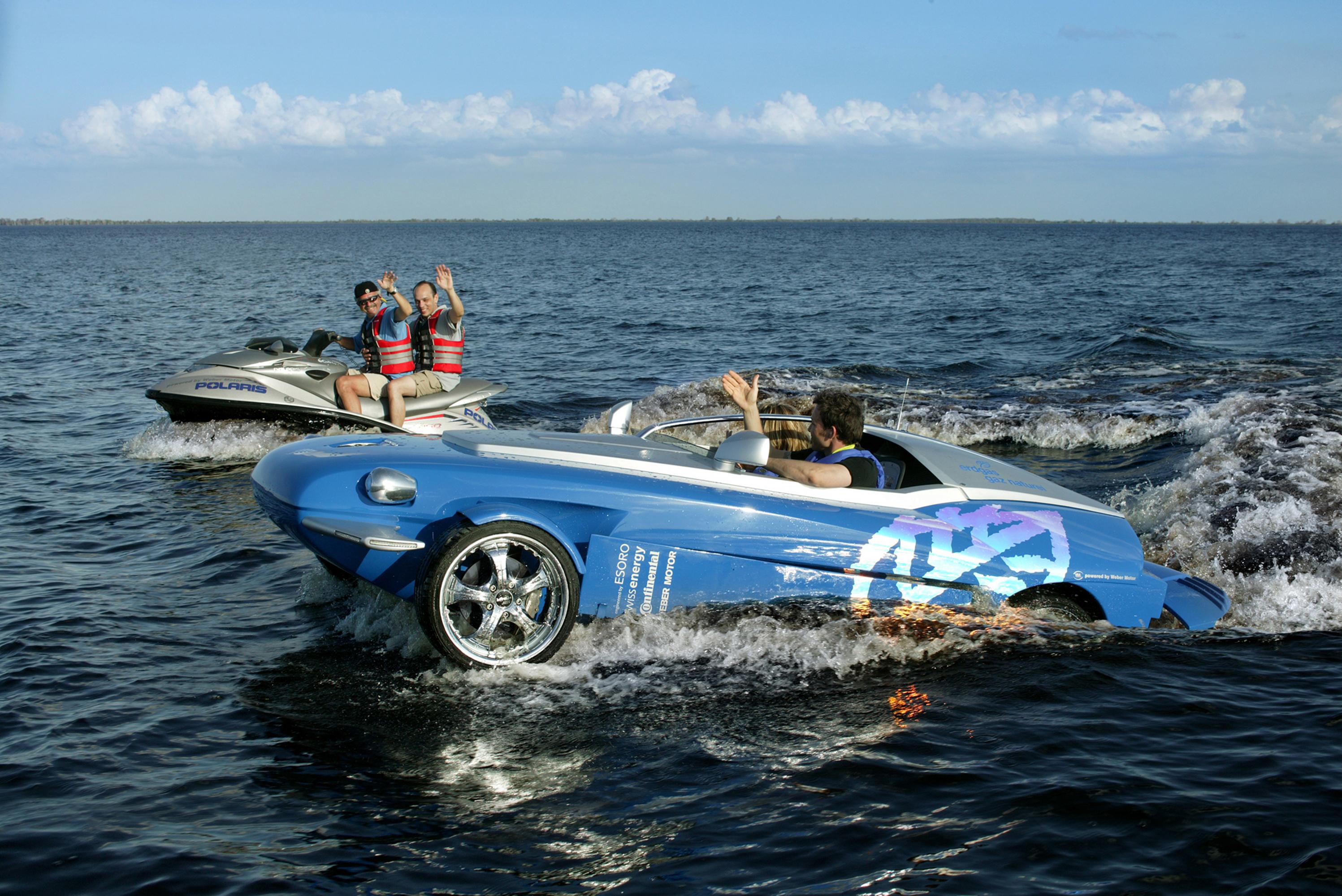 Работа автомобиля на воде. Амфибия Rinspeed Splash. Автомобиль-амфибия hydra Spyder. Gibbs Aquada. БМВ амфибия.