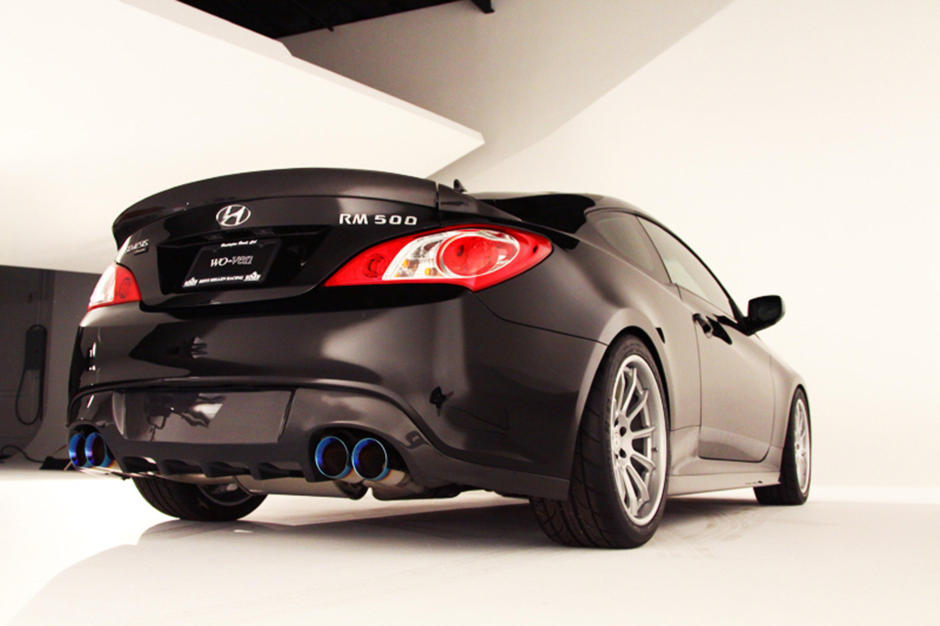 Тюнингованный хендай. Hyundai Genesis Coupe rm500. Rm500 Genesis Coupe. Genesis Coupe 2011. Хендай Генезис купе 2011.