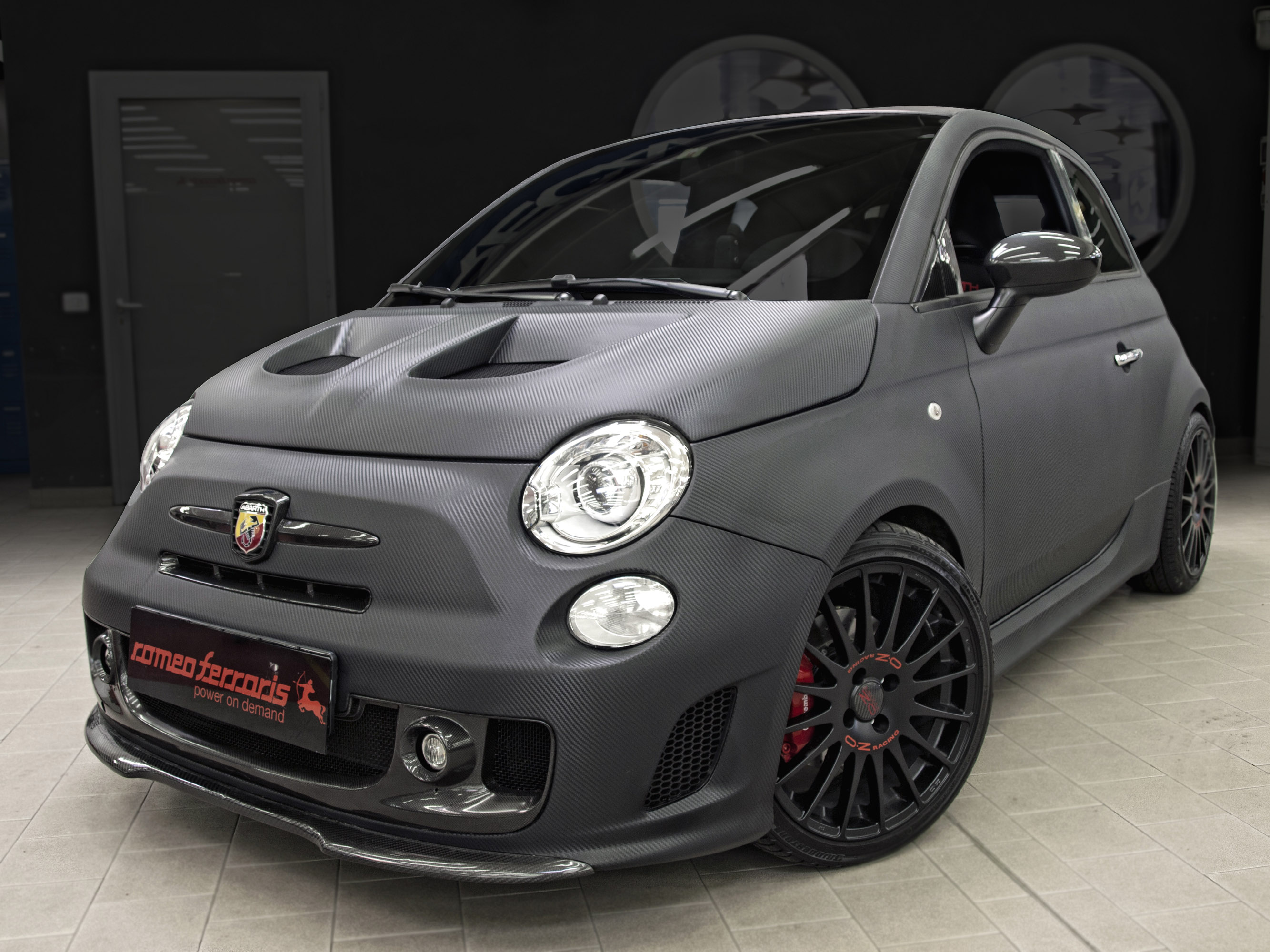 Romeo Ferraris Abarth 500 Carbon Edition