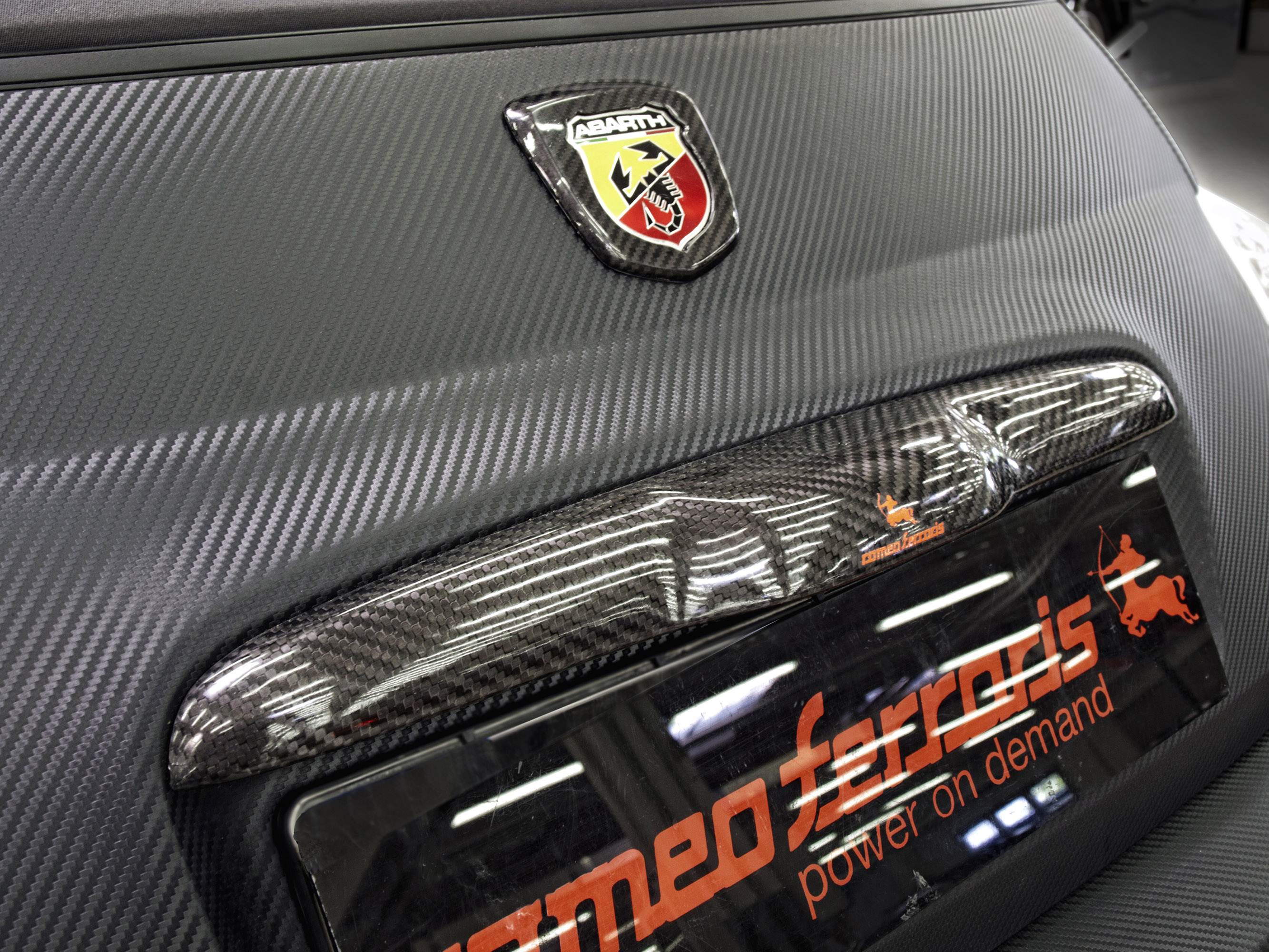 Romeo Ferraris Abarth 500 Carbon Edition