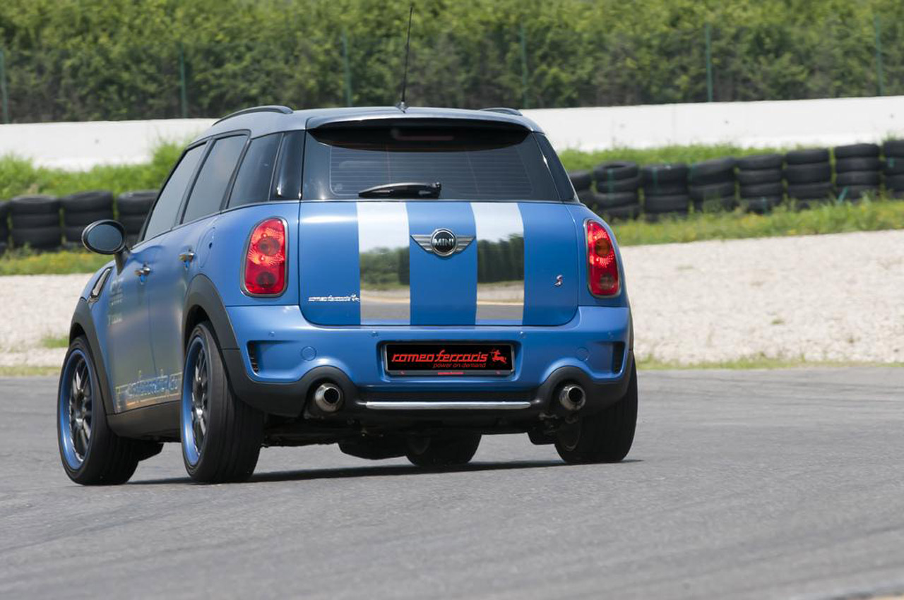 Romeo Ferraris MINI Countryman Anniversario