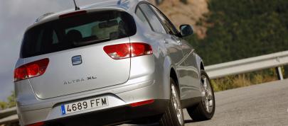 Seat Altea XL (2008) - picture 12 of 14